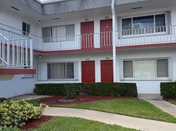 3320 Lake Osborne Drive #107, Lake Worth Beach, FL 33461