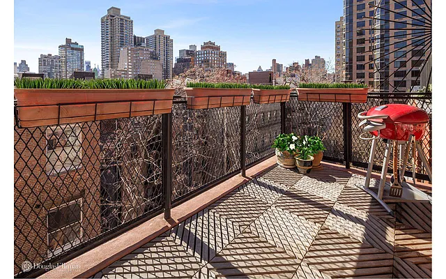 Sold by Douglas Elliman | media 22