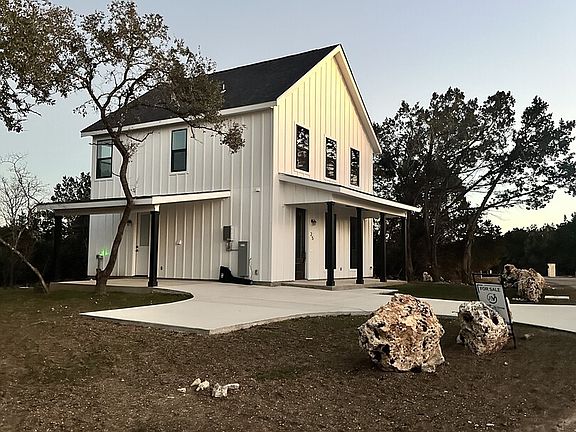 4th image of 25 Woodacre Dr
