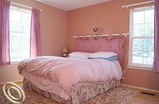 5th image of 203 Barrington Cir #1