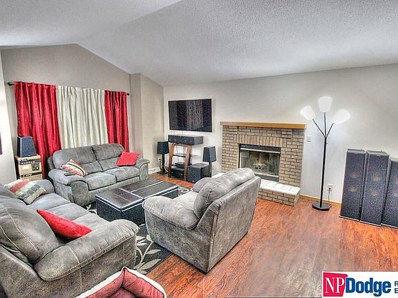3rd image of 2535 Phelps Ave