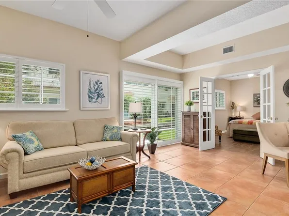 544 7th Sq APT 101, Vero Beach, FL 32962