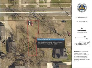 207 Parkway Dr, Battle Creek, MI