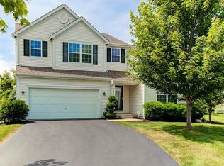5877 Painted Leaf Dr, New Albany, OH