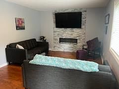 4th image of 3703 Saybrook Ave