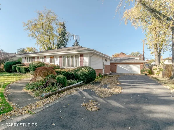40 W Devon Ave, Roselle, IL 60172