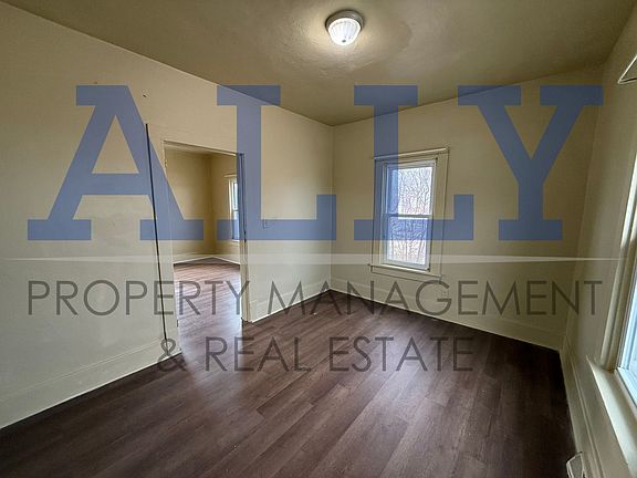 3rd image of 1123 11th Ave