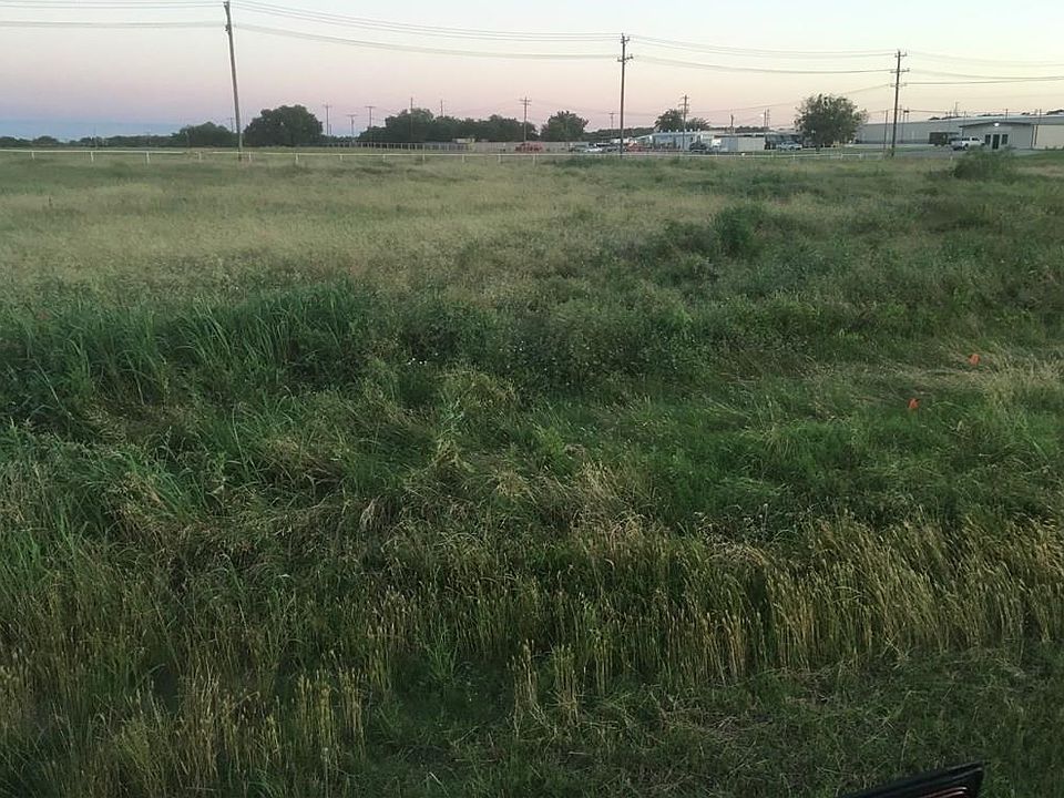2nd image of 2401 W Highway 377