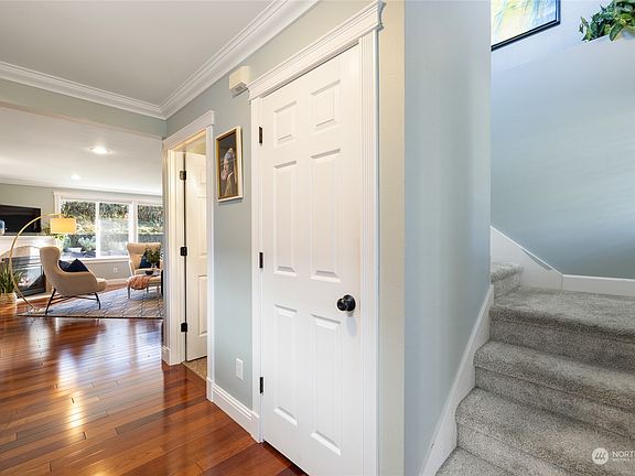 4th image of 1229 S Cheyenne Court