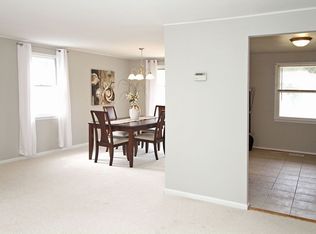 614 Merlins Ln, Herndon, VA 20170