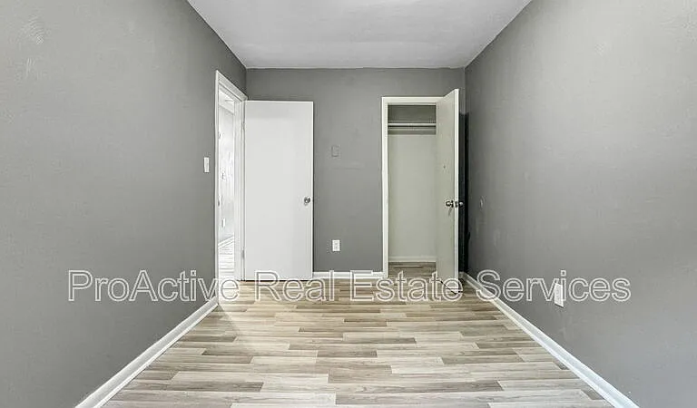 1100 Wilson Rd #7 — Photo 14