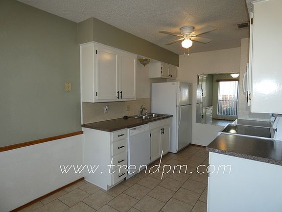 5th image of 406 Asbury Dr