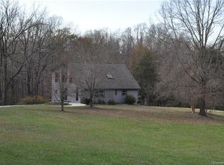 15561 Asheville Hwy, Campobello, SC 29322