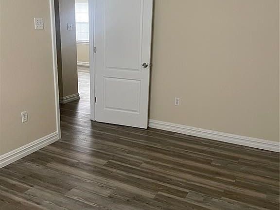 4th image of 6205 Cameron Blvd