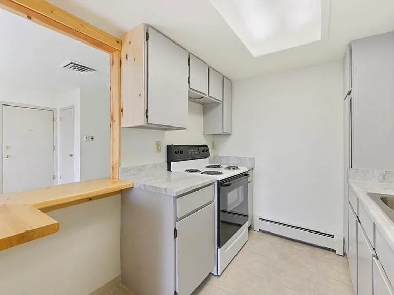 1140 Walnut Ave #11 — Photo 4