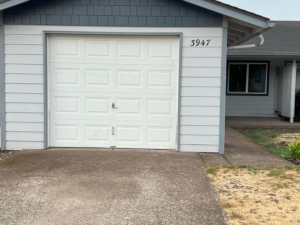 Garage & Driveway