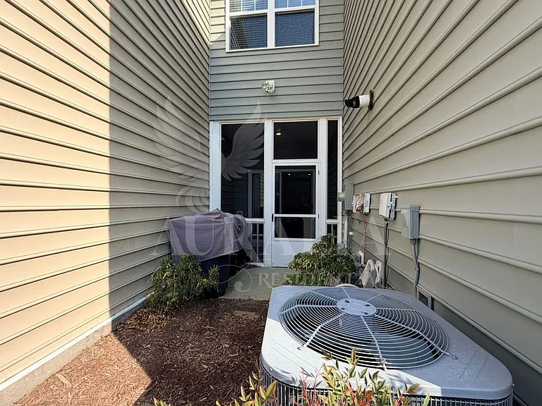 1306 Farm Pond Trl — Photo 42