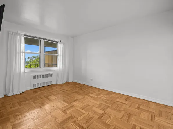 4555 Henry Hudson Parkway West image 9 of 13