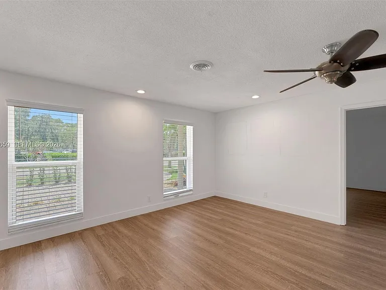 6341 NE 22nd Ave — Photo 17
