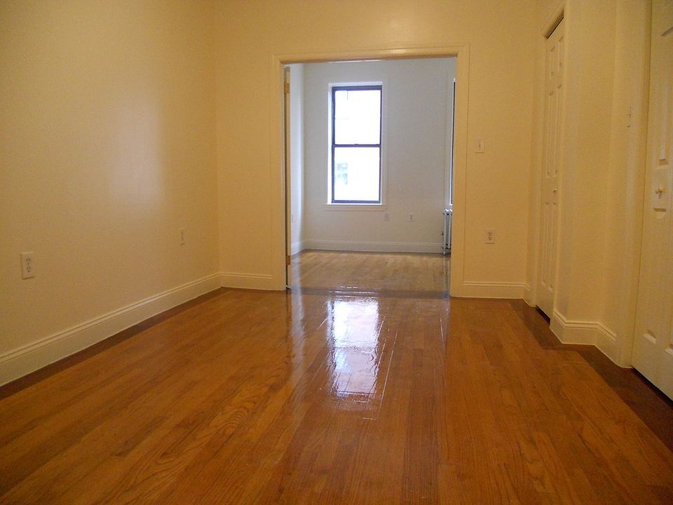1st image of 235 W 19th St APT 4C