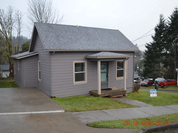 330 Bryant St, Clatskanie, OR 97016