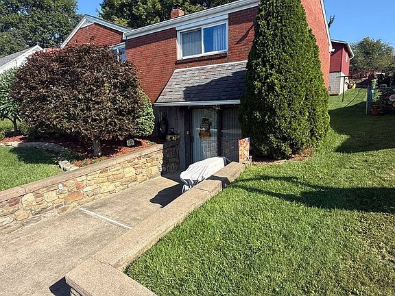 5th image of 40 Fairview St