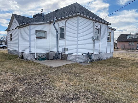 2nd image of 721 W 10th St