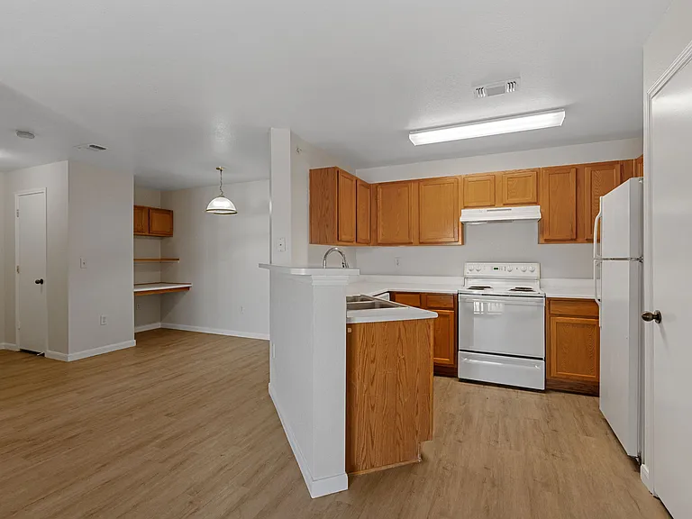 1221 Wren Ct #4-303 — Photo 3