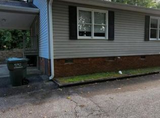 880 N Rutherford Rd, Taylors, SC 29687