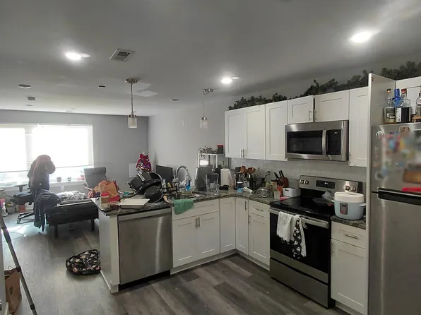 4313 Sansom St #2A, Philadelphia, PA 19104