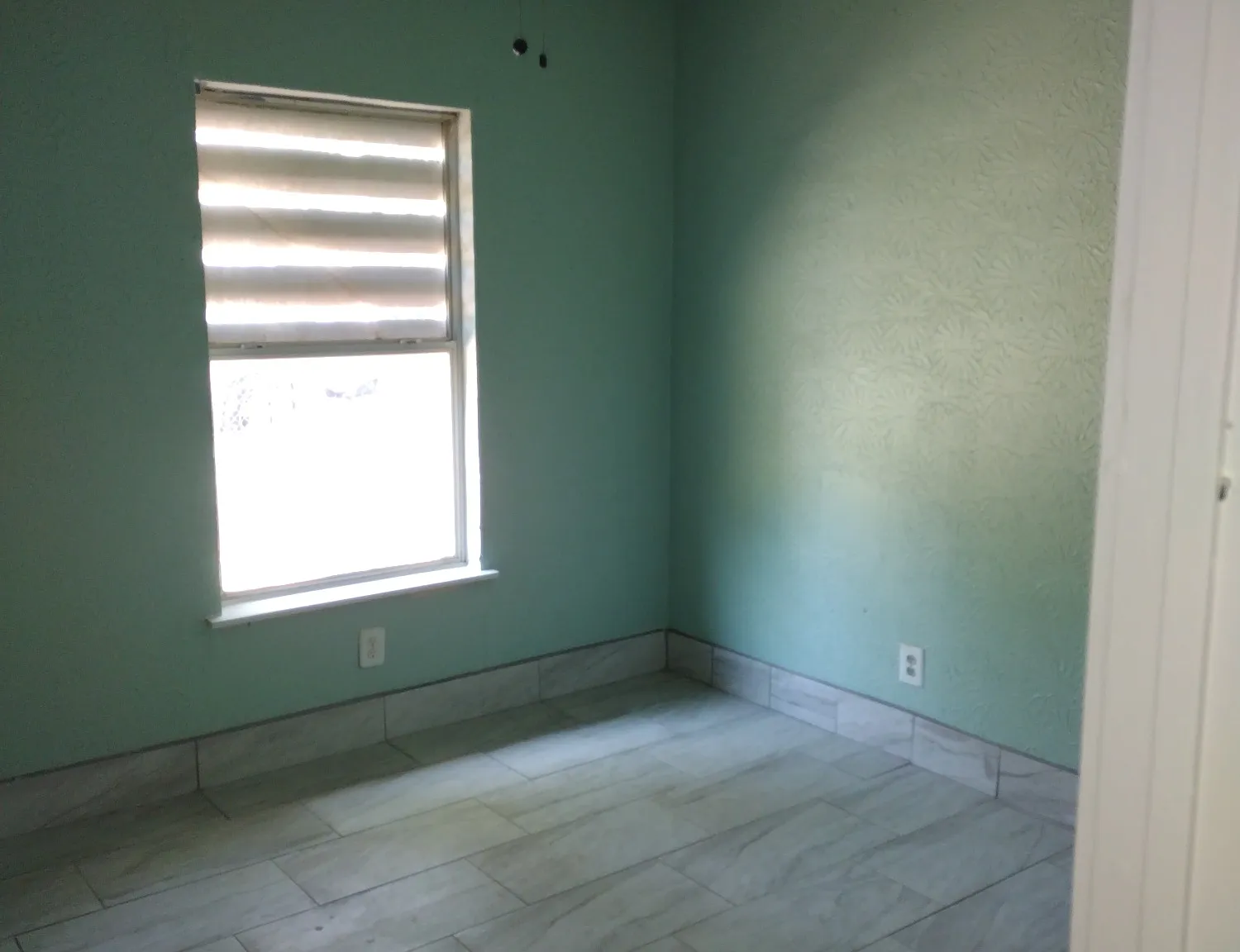 3 bed, 867 sqft, $1,300 — Photo 3