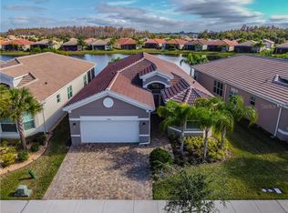 4907 Grand Banks Dr, Wimauma, FL 33598
