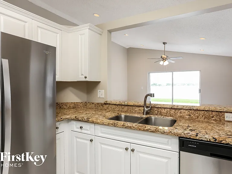 3202 W Buena Vista Dr — Photo 6