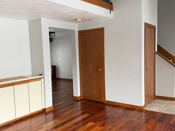 2nd image of 5 Tsienneto Road #136