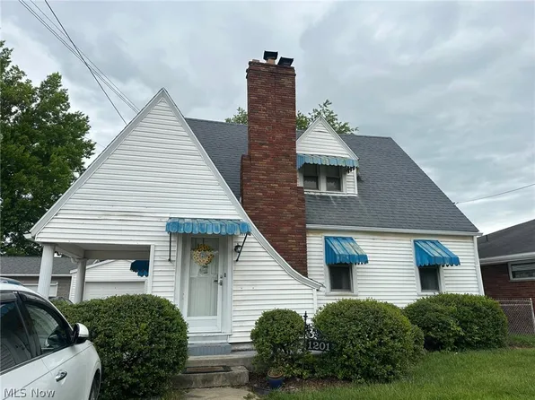 1201 Lakeview Dr, Parkersburg, WV 26104