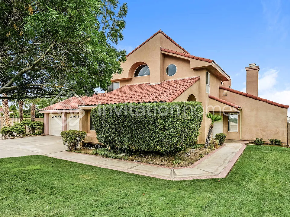 5319 Gardendale Ln
