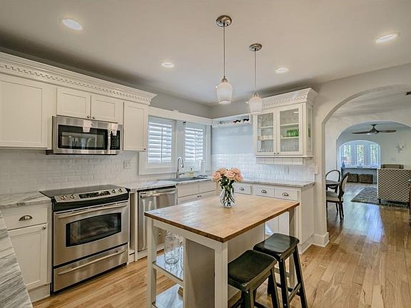2nd image of 3512 W Santiago St