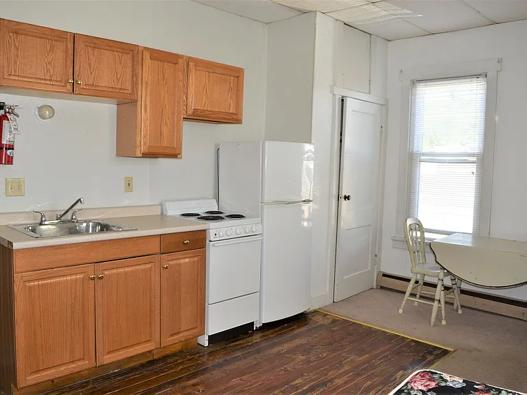 777 Wayne Ave #1-6 — Photo 3