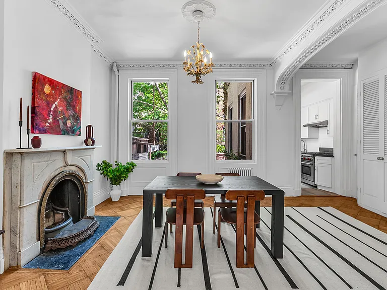 459 W 24th St #1 — Photo 4