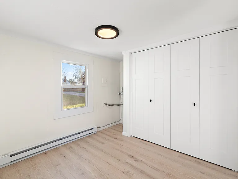 115 E Savidge St — Photo 8
