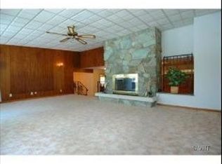 9612 Crestview Rd, Fox River Grove, IL 60021