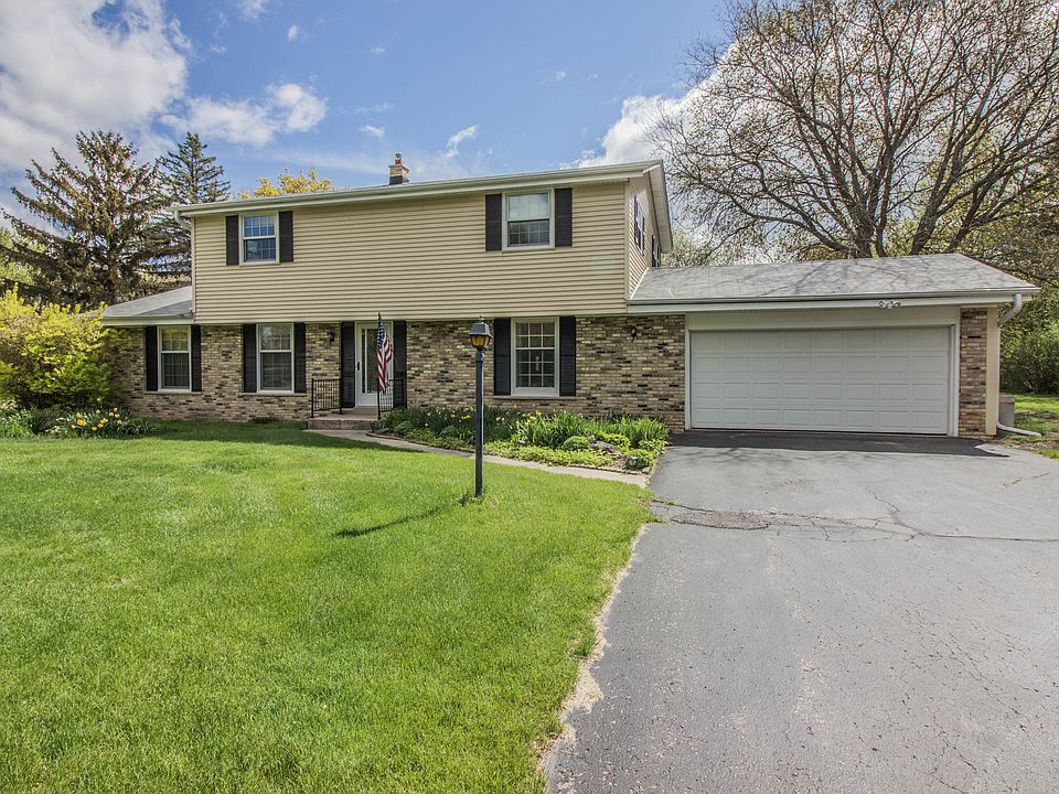 1st image of 410 Vista View Dr