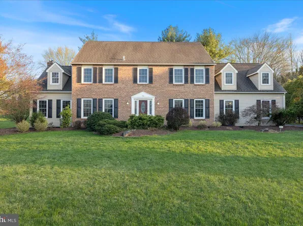 73 Brookside Dr, Holland, PA 18966