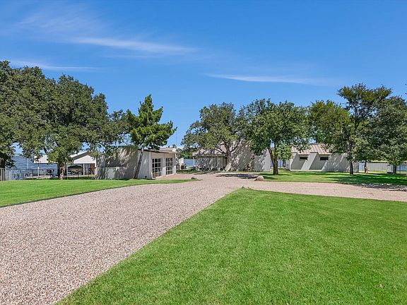 2nd image of 317 Scenic Dr.