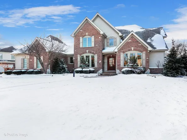 3723 Grand View Ct, Saint Charles, IL 60175