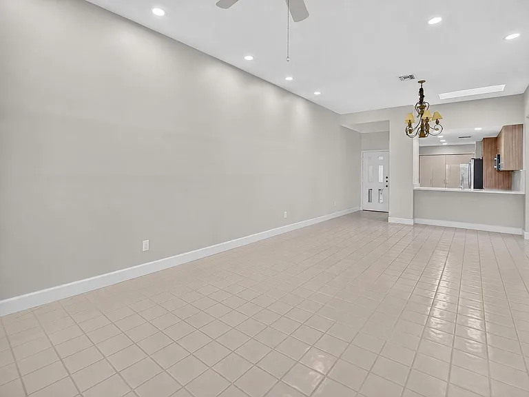 7460 La Paz Blvd #304 — Photo 9