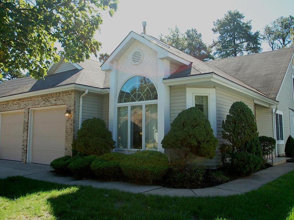 1st image of 1565 Sweetbay Dr