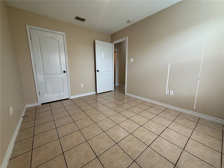 622 Webb St — Photo 13