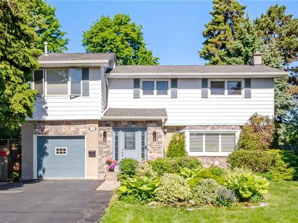 525 Grand Blvd, Oakville, ON L6H 1P4