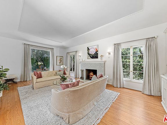 5th image of 926 S Highland Ave